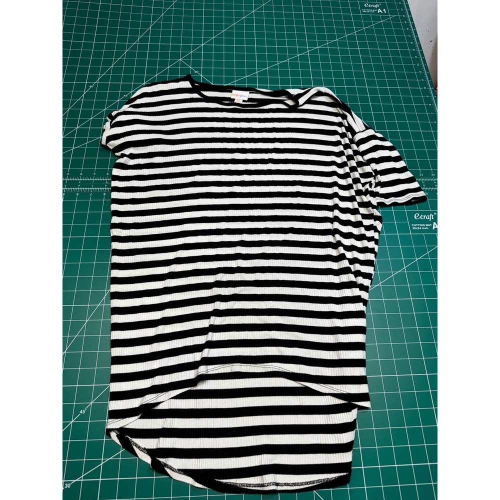 LuLaRoe XS Striped Tunic Top Black White Ribbed Knit High Low Short Sleeve Shirt